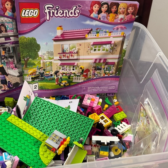 LEGO FRIENDS Assorted Buildings & Characters - Picture 13 of 16